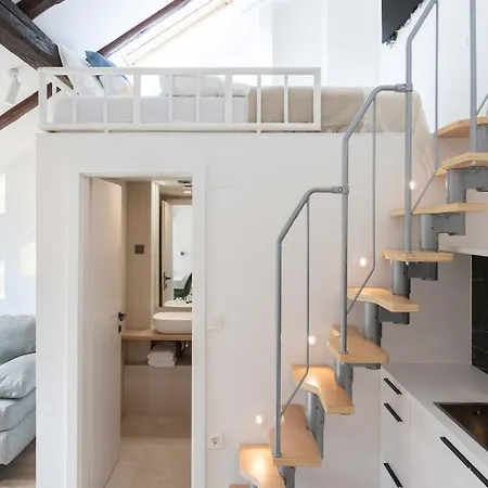 Modern Loft With Gallery In City Center Zagreb Exterior photo
